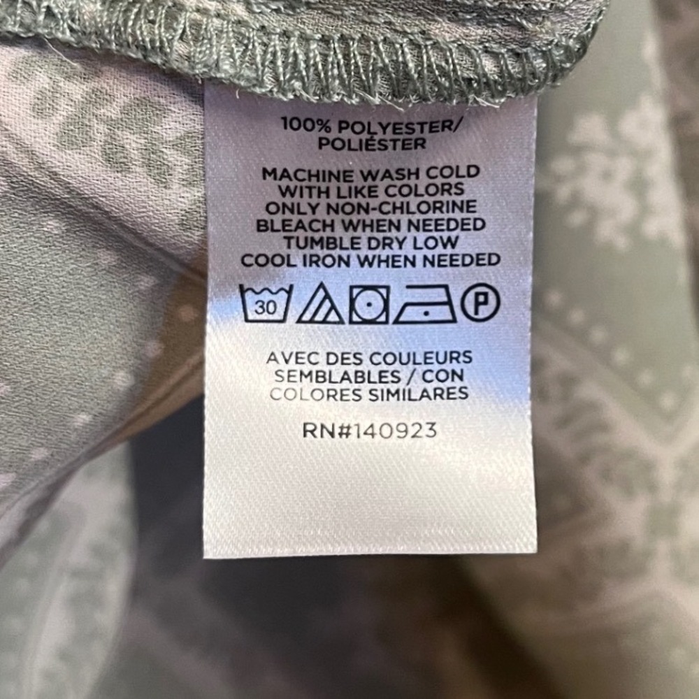 Loft Outlet Blouse Womens XL Sage Green Floral Tile Print Sleeveless Gold Button - Picture 6 of 8